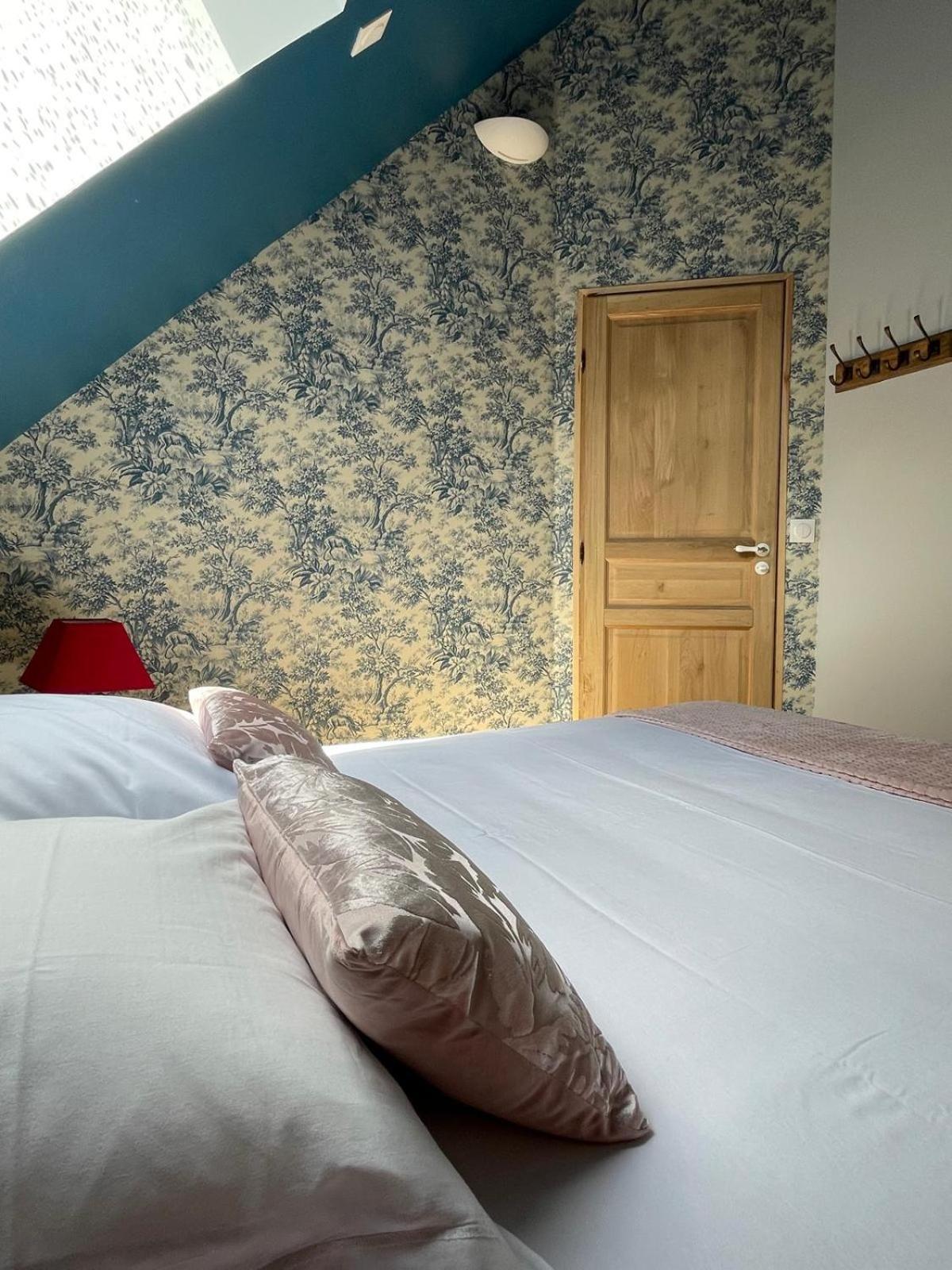Hotel Le Relais, La Dormance, Le Bois Dormant Châteauvieux Esterno foto