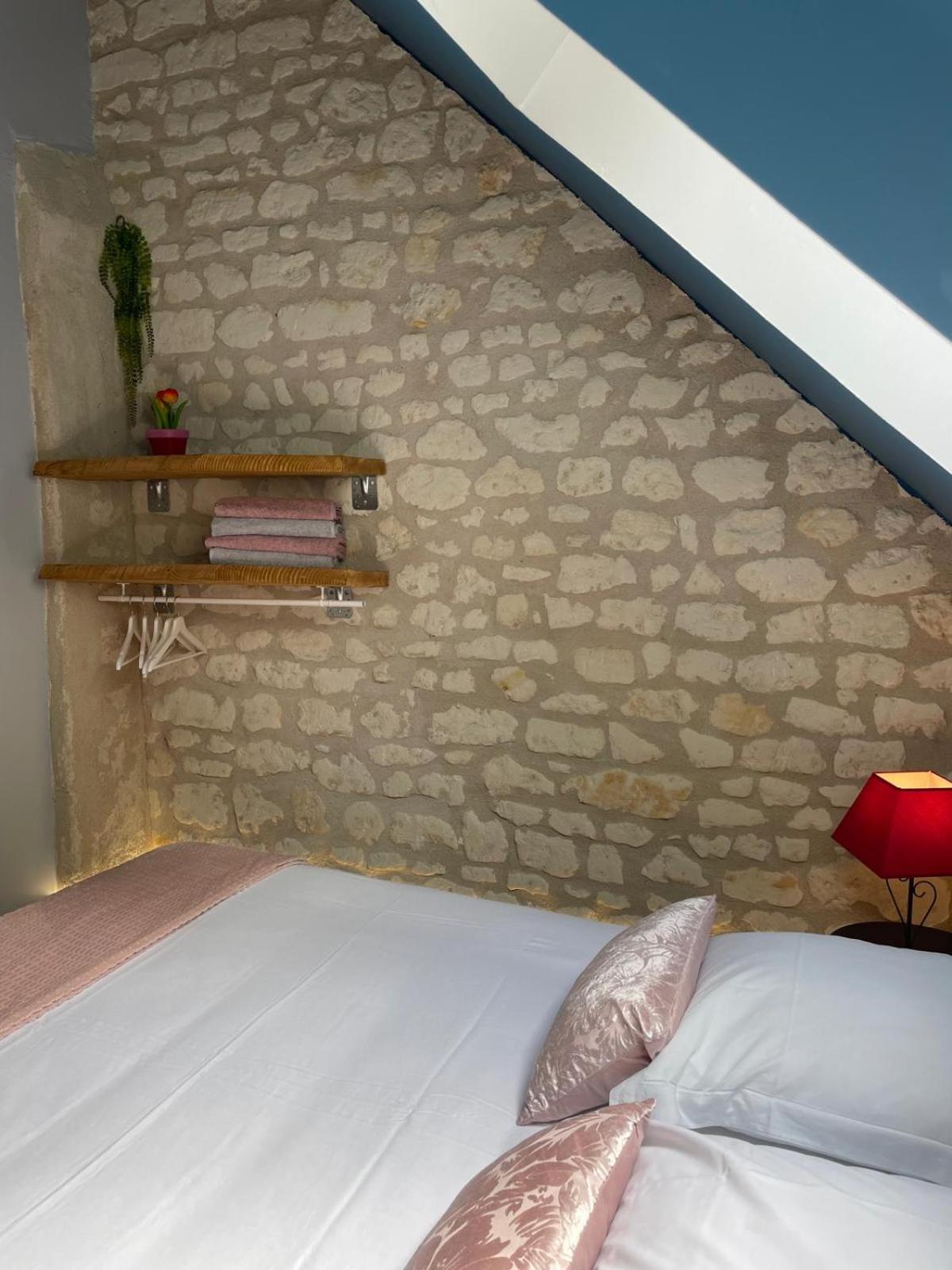 Hotel Le Relais, La Dormance, Le Bois Dormant Châteauvieux Esterno foto